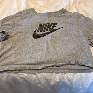 Women’s Loose Fit Nike Crop Too Medium Gray Black